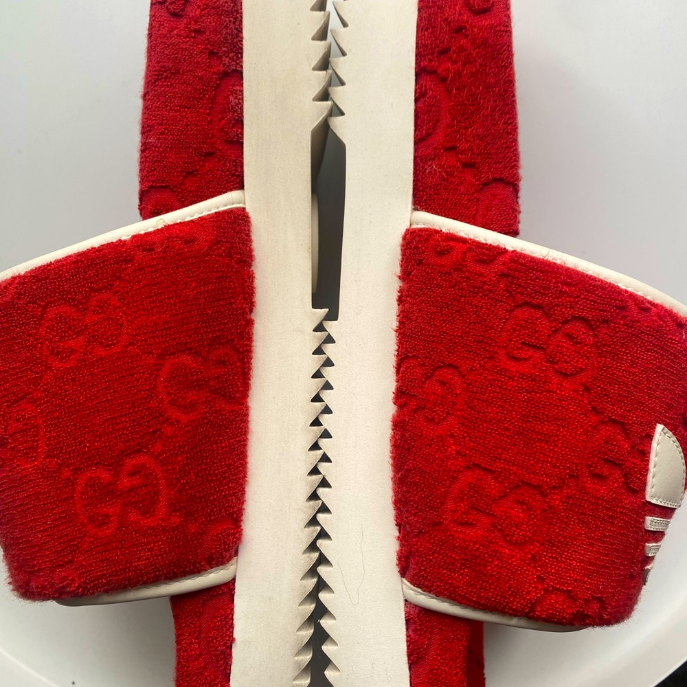 GUCCI x ADIDAS Slides (Authentic) - Picture 16 of 16